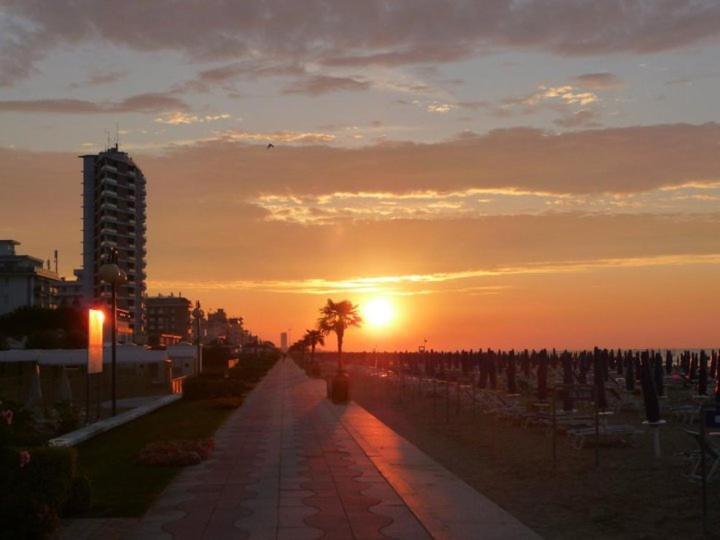 Hotel Gambrinus Lido di Jesolo Exterior foto